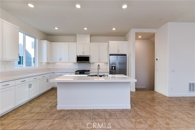 Building Photo - 258 Sash