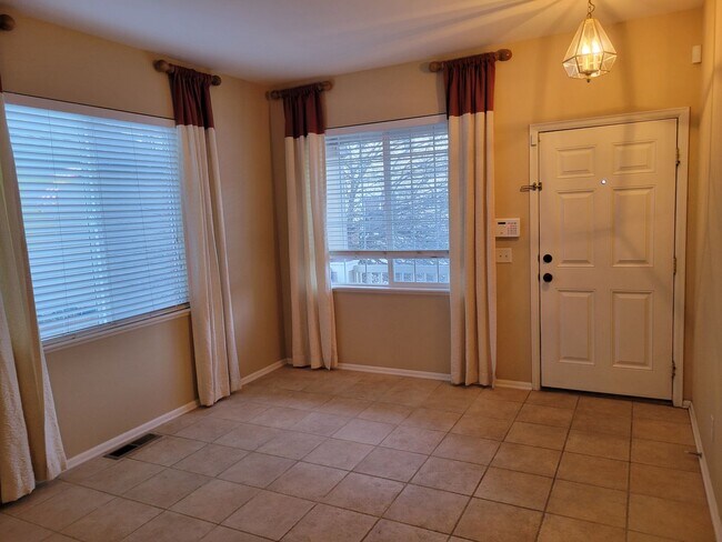 Photo - 3 Bedroom, 2.5 Bath Home with A/C - Availa...