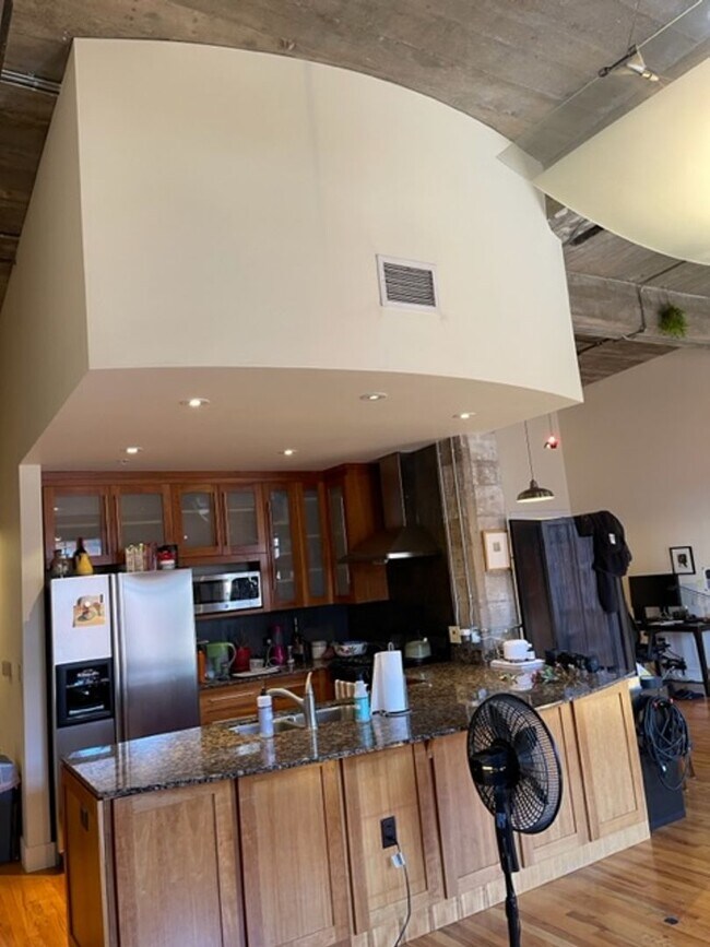 Building Photo - Evolve Real Estate: Impressive Urban Loft 1016 SQFT With Full Bathroom in The Heart of LoDo!