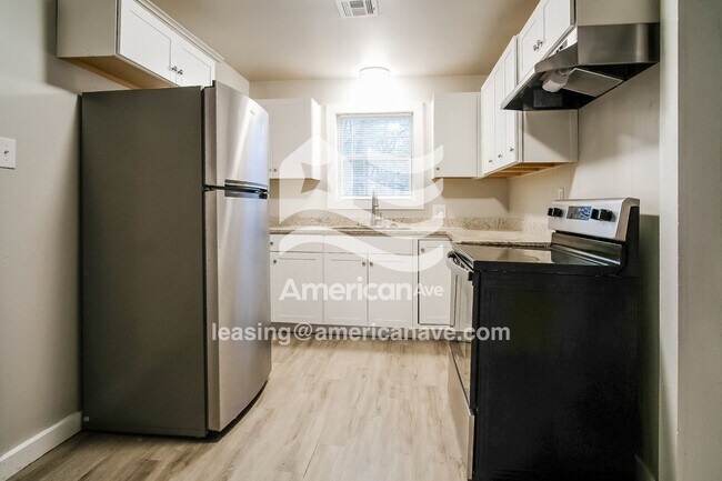 Foto del edificio - 212 N Walnut Ave