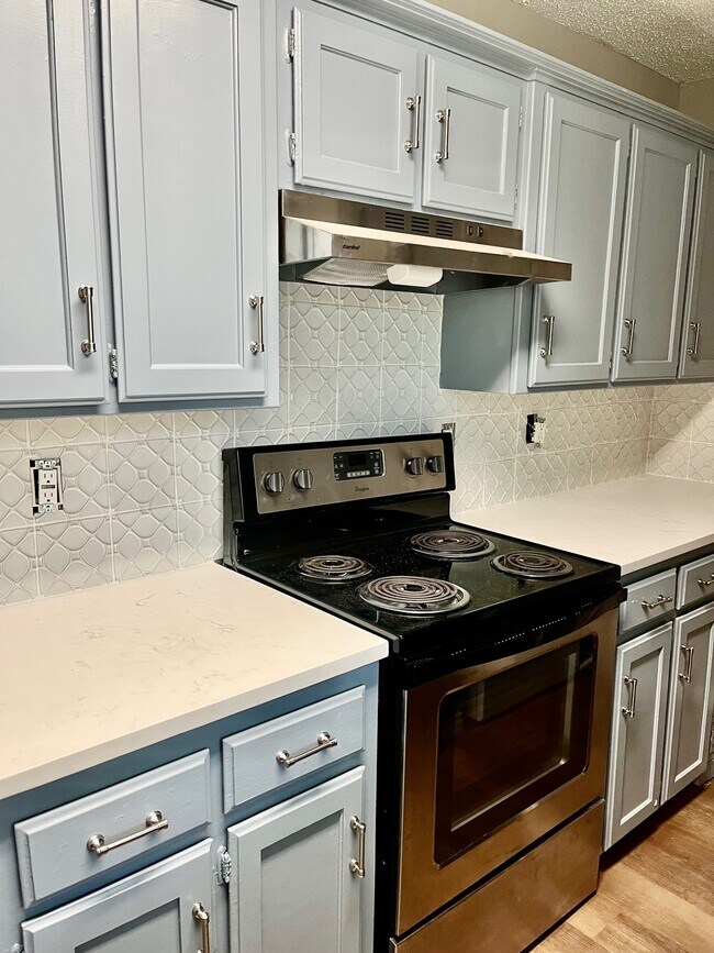 Photo - 704 Long Ct Townhome