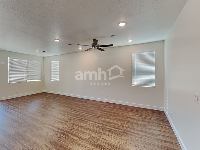 Building Photo - 3271 S 2580 W