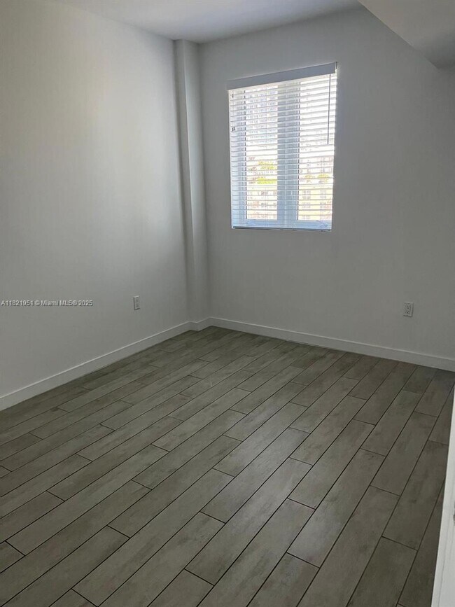 Foto del edificio - 321 NE 26th St