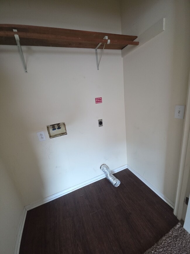 Foto del edificio - 640 W Stevens St