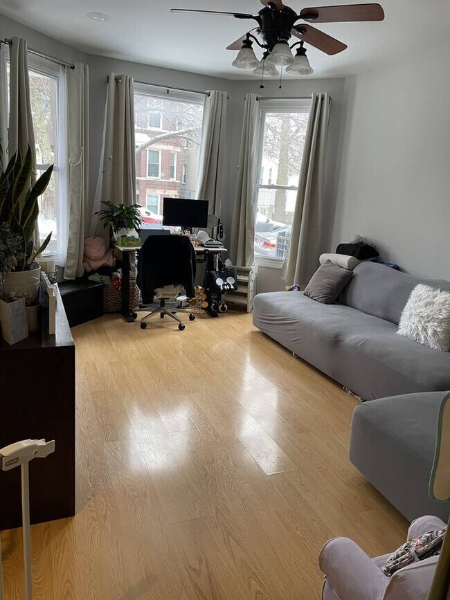 Foto del edificio - 2734 N Lawndale Ave