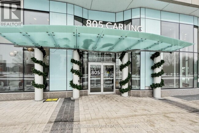 Photo du bâtiment - 805 Carling Ave