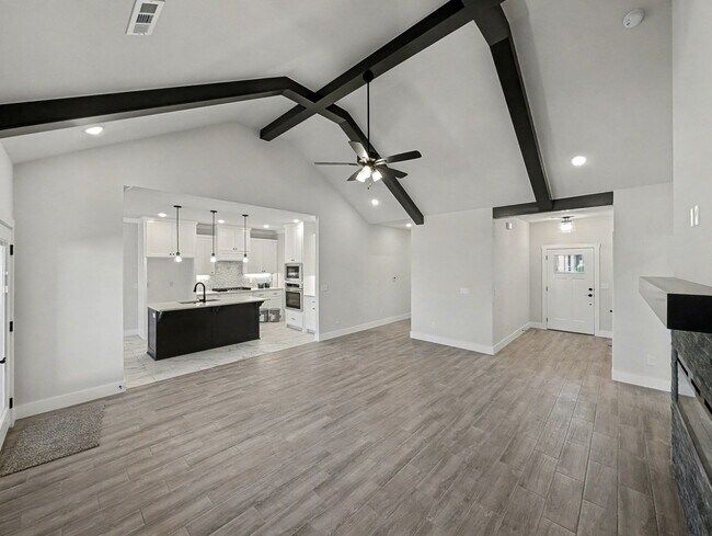 Foto del edificio - Welcome To Your Next Home!