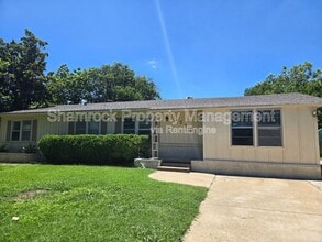 Building Photo - 1924 Northcrest Dr