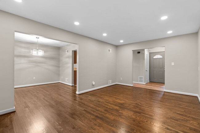 Photo - 4 Bed 3 Bath - Takoma Park Split Level - Move In Ready House