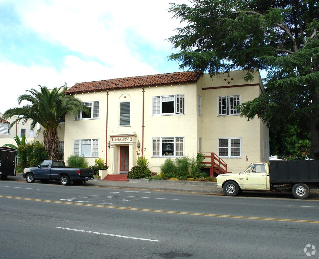 Building Photo - 1217-1229 Sacramento St