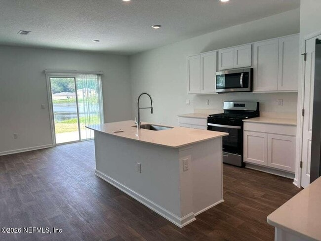 Building Photo - 190 Ardila Cir