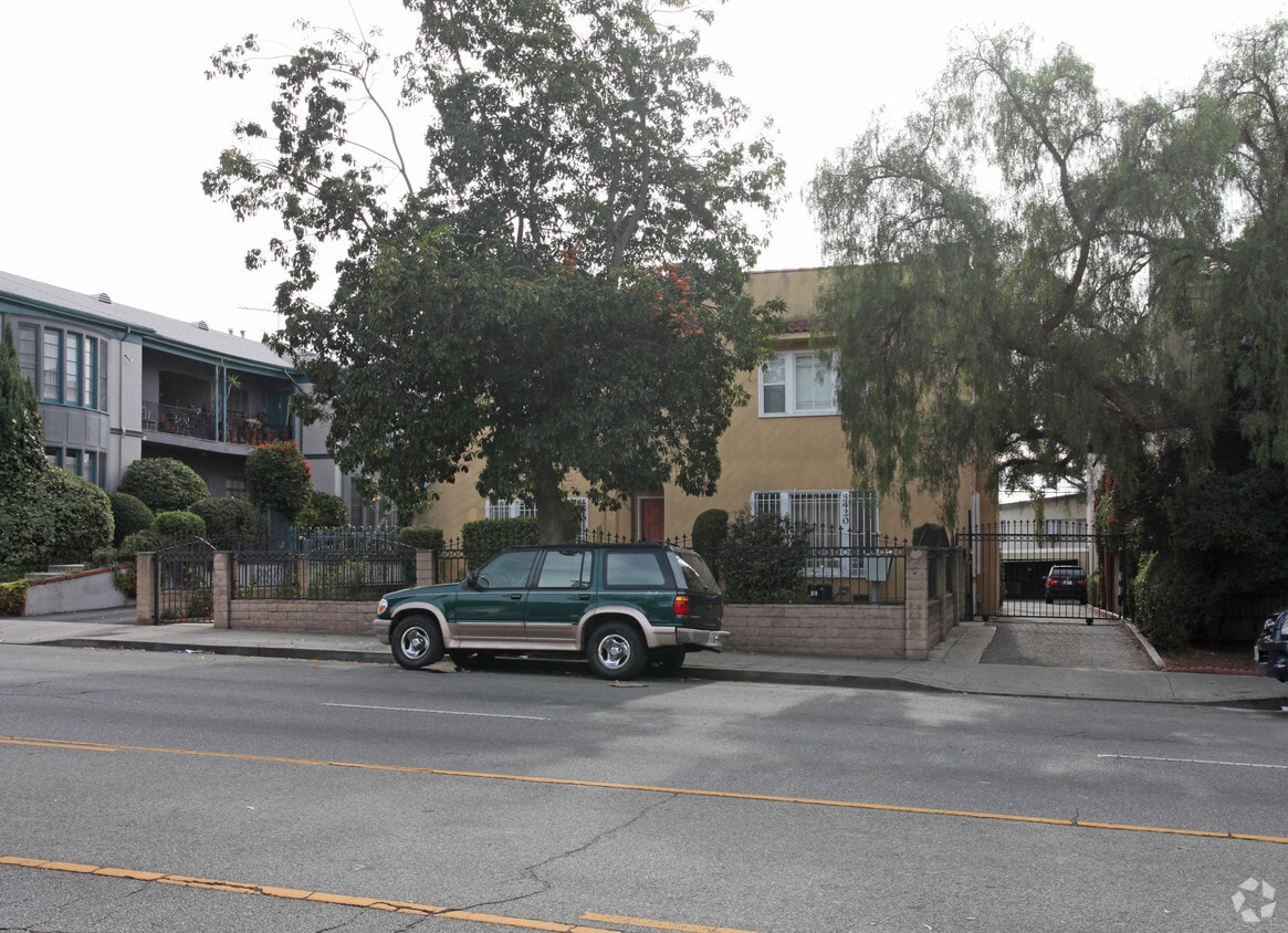Building Photo - 5418 Franklin Ave