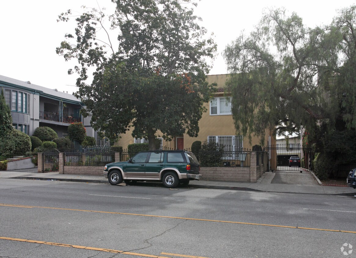 Foto del edificio - 5418 Franklin Ave
