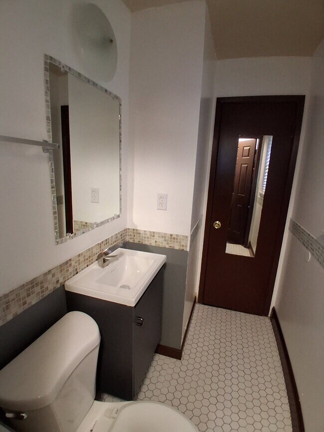 Foto del edificio - 16154 Manor St