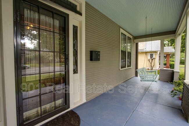 Foto del edificio - 1552 Forest Ave