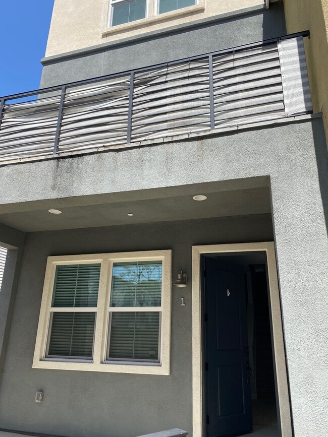 Building Photo - 1416 N Harbor Blvd