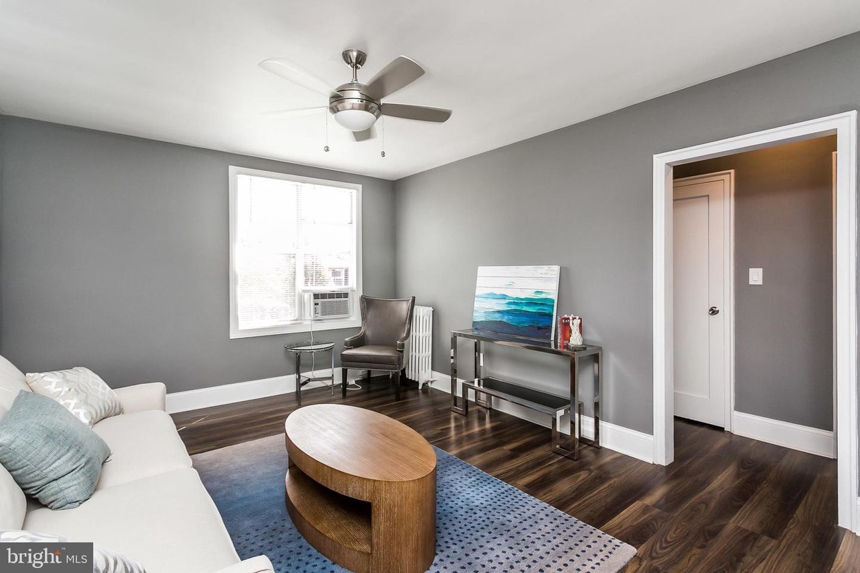Foto del edificio - 2711 Dunwood Ct