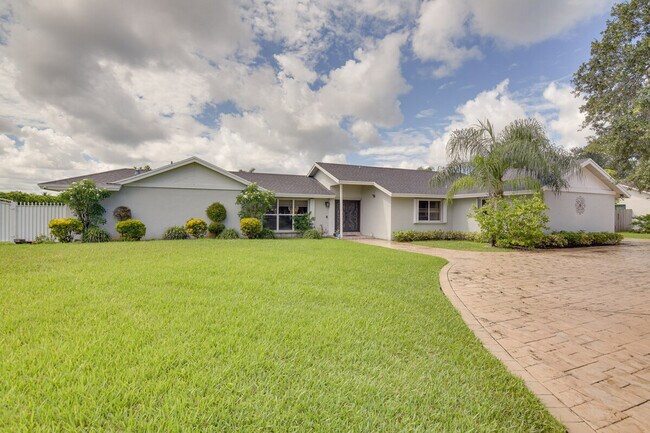 Building Photo - 15300 SW 164th St