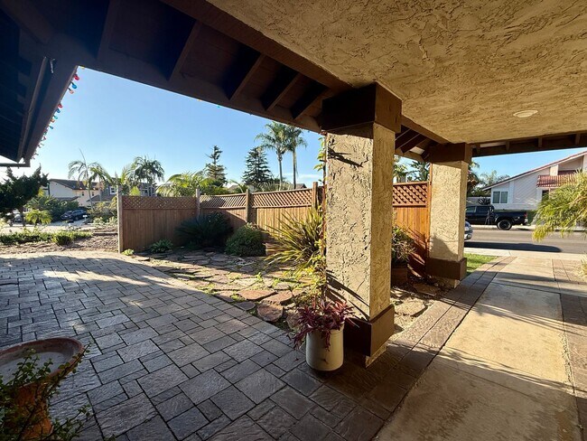 Building Photo - Ranch Style Home in Rancho Pondarosa Community