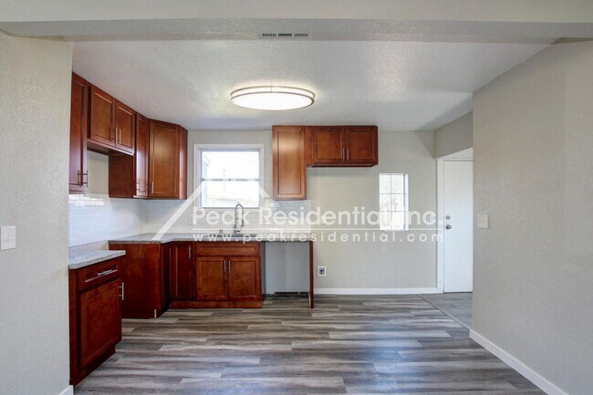 Foto del edificio - 2 br, 1 bath House - 845 Price Court
