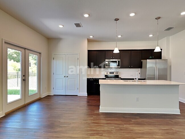 Foto del edificio - 27280 St Andrews Ave