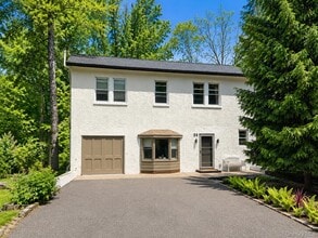 Building Photo - 56 Clubhouse Rd