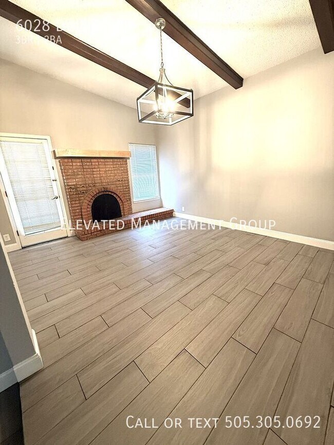 Foto del edificio - 6028 Downey St NE