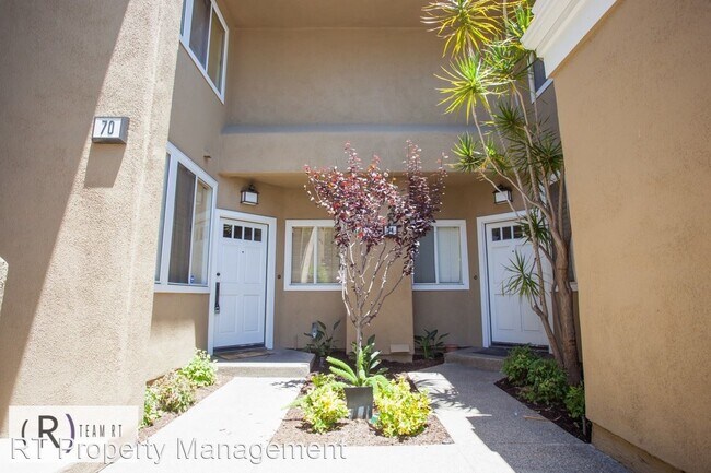 Foto del edificio - 3 br, 3 bath House - 72 Vassar Aisle