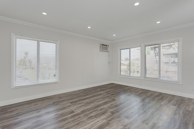 Building Photo - 3300 W 3rd St