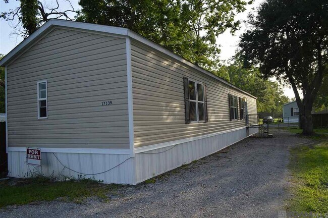 Building Photo - 17139 LA HWY 44