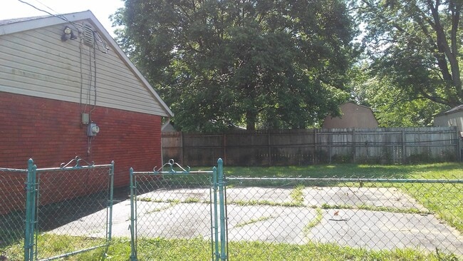 Photo - MASON,OHIO - 3 BED, 1  BATH, FAMILY ROOM  $1600  1st month rent free House