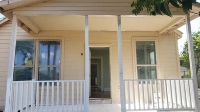 Building Photo - 814 E 39th St