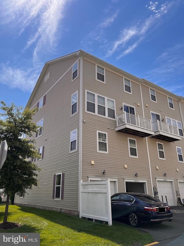 44116 Vaira Terrace, South Riding, VA 20152 Townhouse for Rent in
