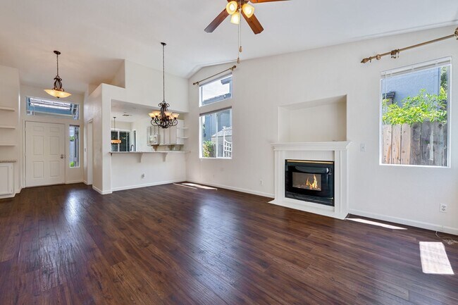 Foto del edificio - Charming 3-Bed Home in Prime Folsom Locati...