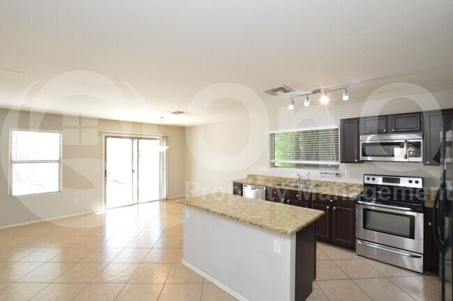 Foto del edificio - 3735 E Sheffield Rd
