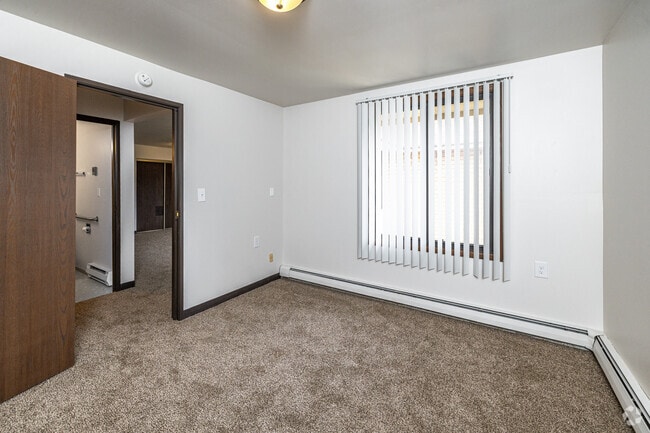 1BR, 1BA - 525SF - Bedroom - Evergreen Square of Cudahy - Senior/Disabled