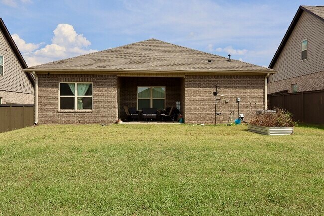 Building Photo - 316 Temper St