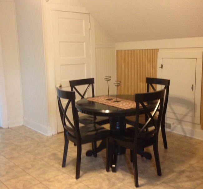 Dining Set - 2117 Spencerport Rd