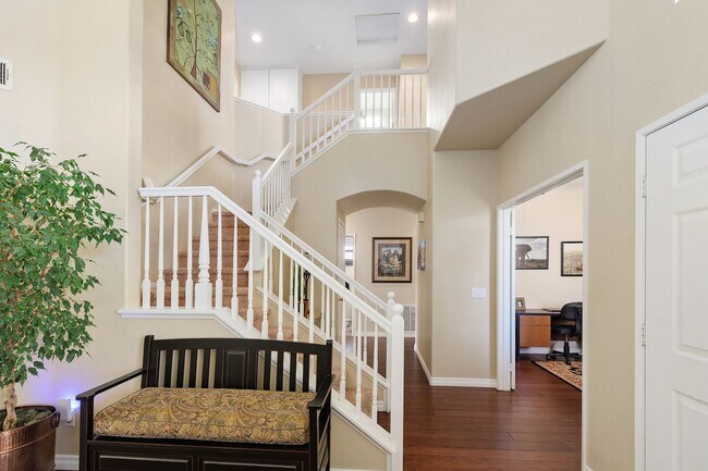Foto del edificio - Meticulously Maintained Home in Temeku Hills, 4br/3ba, 3 Car Garage, 1981 sqft. + Enclosed Sunroo...