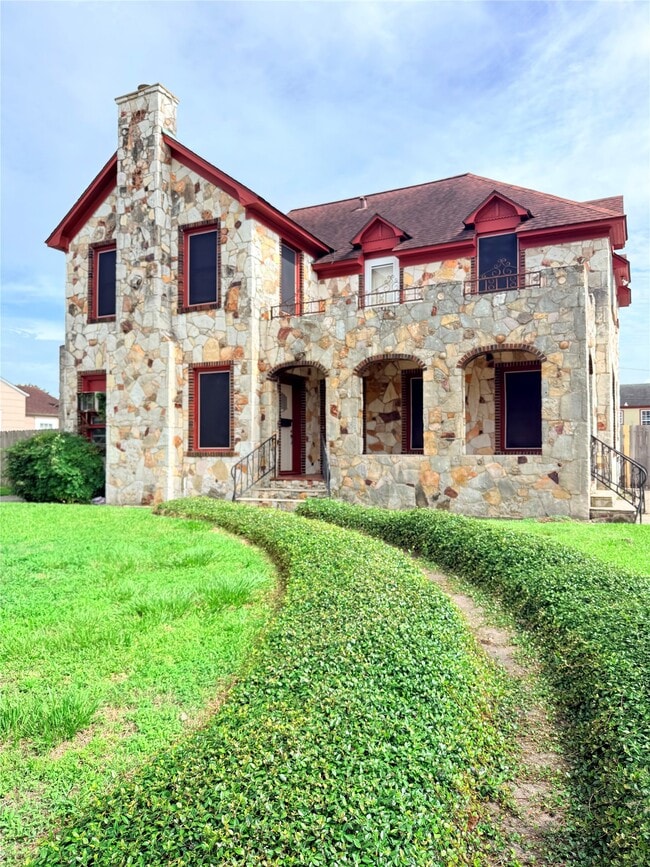 Building Photo - 3417 Wisconsin St