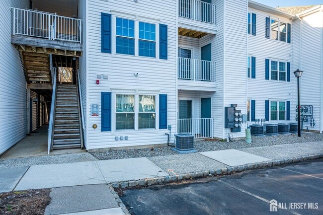 Building Photo - 1223 Waterford Dr