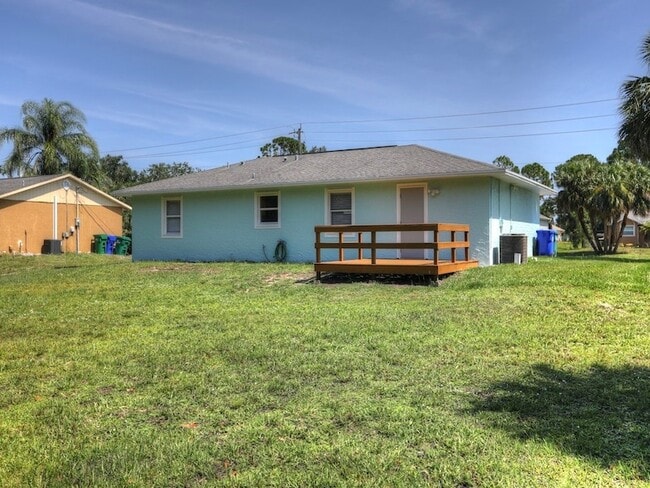 Building Photo - 279 Englar Dr