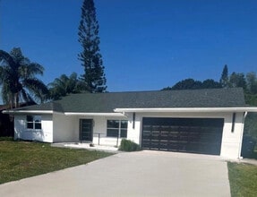 Building Photo - 2928 SE Bella Rd