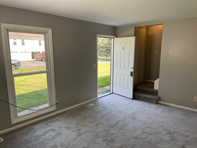 Building Photo - 4465 W Milham Ave