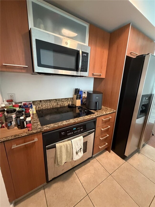 Foto del edificio - 9055 SW 73rd Ct