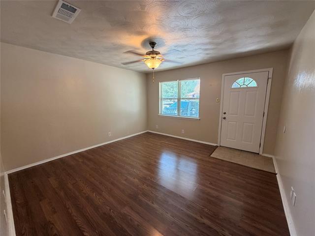 Building Photo - 825 Bryan Dr