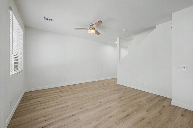 Foto del edificio - 136 W Latona Rd