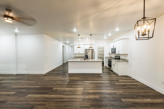 Foto del edificio - 1545 Katelyn Ln