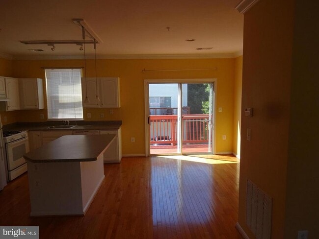 Building Photo - 21836 Jarvis Square