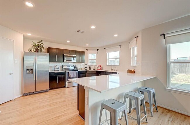 Foto del edificio - 16330 Oakside Hollow Ln